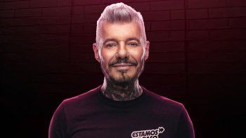 la checha le corto el pantalon a tinelli en vivo: se me vio un h... la checha le corto el pantalon a tinelli en vivo: se me vio un h...