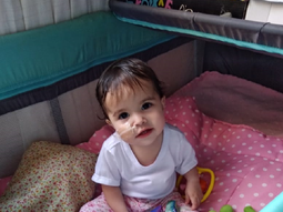 Constanza nació con onfalocele y cardiopatía congénita