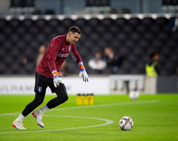 El Aston Villa del Dibu Martínez perdió por goleada