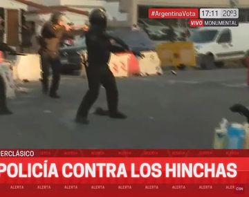 Incidentes en las afueras del Monumental: corridas y enfrentamientos con la Policía de la Ciudad