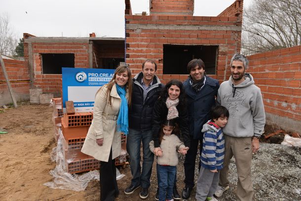 Insaurralde y Bossio recorrieron viviendas del Plan Procrear