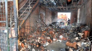 panico por un incendio en el puerto de frutos de tigre panico por un incendio en el puerto de frutos de tigre