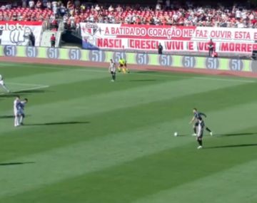 Sin sentido: el golazo de Hulk en la victoria del Atlético Mineiro