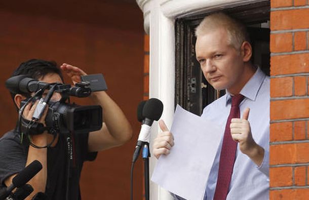 Assange rompió el silencio y agradeció el apoyo recibido