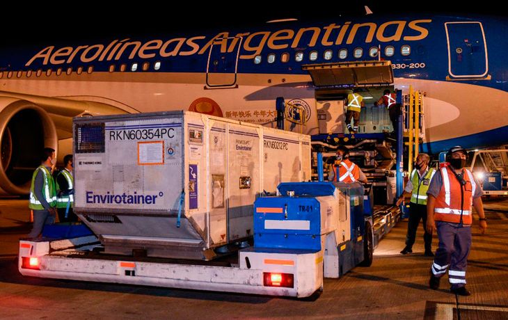 Casi 500 mil dosis de Sinopharm llegaron a las provincias y comienza la vacunación a docentes