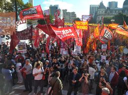 El Día del Trabajador se conmemorará con seis actos El Día del Trabajador se conmemorará con seis actos