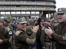 gendarmes y prefectos siguen con la protesta pese al anuncio gendarmes y prefectos siguen con la protesta pese al anuncio