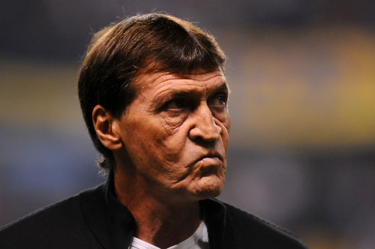 Falcioni, condicionado por las dudas y los problemas