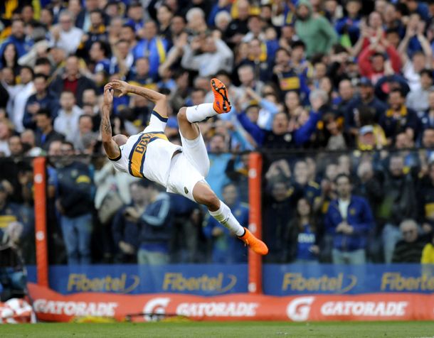 El gol del título: mirá el soberbio cabezazo de Monzón ante Tigre