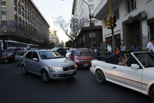 Varios barrios porteños continúan con cortes de luz