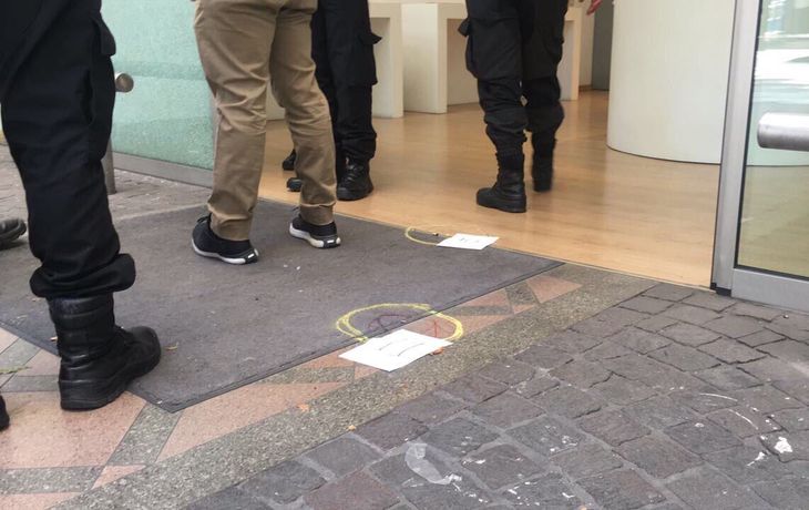 Los restos del tiroteo en el local de Palermo