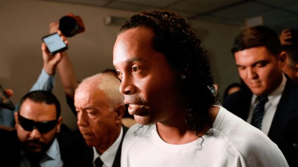 Ronaldinho rompió el silencio y dio detalles de su vida en la cárcel en Paraguay