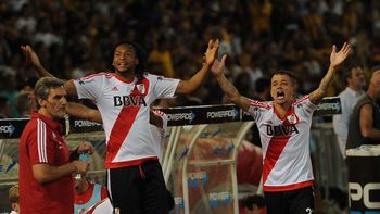 D´Alessandro y Mina, celebrando un nuevo título D´Alessandro y Mina, celebrando un nuevo título