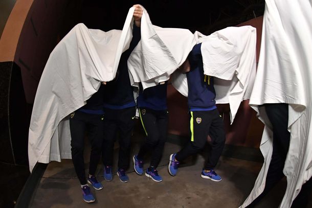 La aparición de los fantasmas en el lobby del hotel