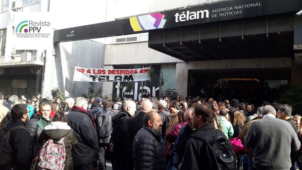 Los trabajadores de Télam toman los edificios de la agencia  por los despidos