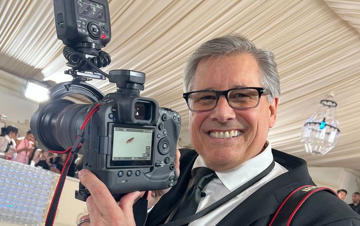 Sorpresa en la Met Gala de Nueva York por una cucaracha