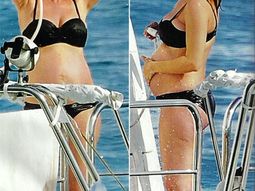 una mamita sexy toma sol y se bana en el caribe una mamita sexy toma sol y se bana en el caribe