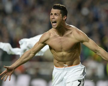 ¿Cuántos abdominales diarios hace CR7?