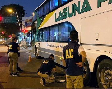 Santa Fe: balearon un micro que trasladaba a efectivos del Servicio Penitenciario