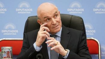 en medio del escandalo, jose luis espert renuncio a la la comision de presupuesto en medio del escandalo, jose luis espert renuncio a la la comision de presupuesto