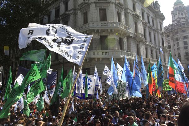 Marcha contra la represión en la Jefatura de Gobierno porteña