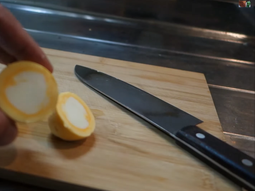 ¿como invertir los colores de yema y clara del huevo? ¿como invertir los colores de yema y clara del huevo?