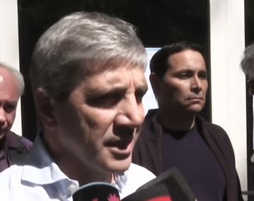 Caputo votó y reveló qué pasará con el dólar el lunes: Siempre va a estar dentro...