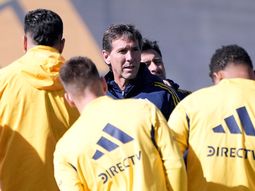 Boca y otra prueba clave: Úbeda define el equipo sin Paredes y con Cavani listo para volver