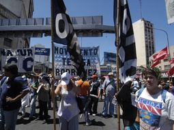 comienza una semana con protestas sociales de distintas organizaciones comienza una semana con protestas sociales de distintas organizaciones