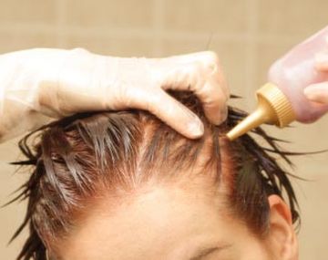 El truco casero que ilumina y nutre el pelo sin necesidad de tinturas