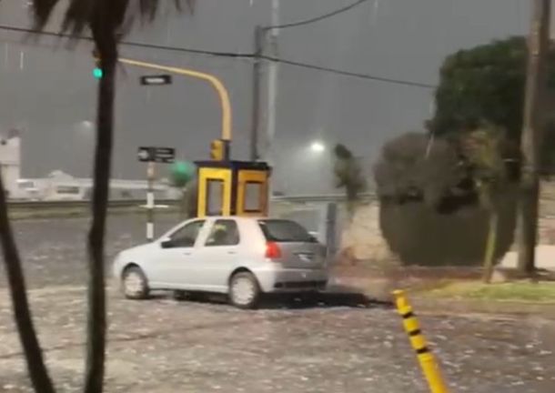 Tormentas y granizo en Mar del Plata: el video del fuerte temporal que azota a La Feliz