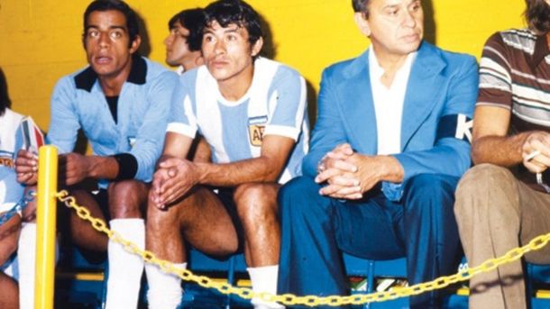 Durante su carrera, Oviedo levantó la Copa del Mundo, la Intercontinental y la Libertadores. 