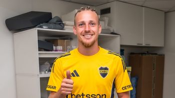 desconcierto en plena entrevista: el tatuaje de ascacibar que termino en un blooper viral desconcierto en plena entrevista: el tatuaje de ascacibar que termino en un blooper viral