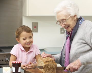 ¿Por qué este domingo se celebra el Día de la Abuela?