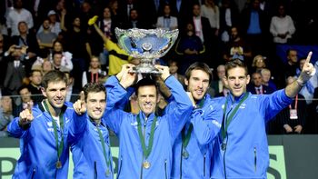 El equipo argentino levantando la Ensaladera en Zagreb El equipo argentino levantando la Ensaladera en Zagreb