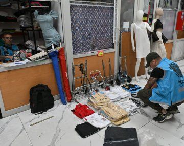 Megaoperativo contra manteros en Flores