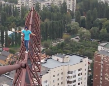 Deportistas extremos urbanos causan furor en la web