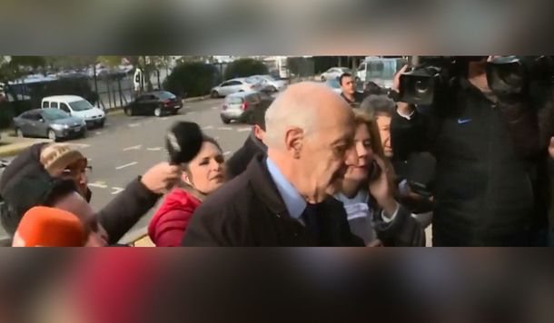 El gesto de Lavagna con un camarógrafo en la entrada de Comodoro Py