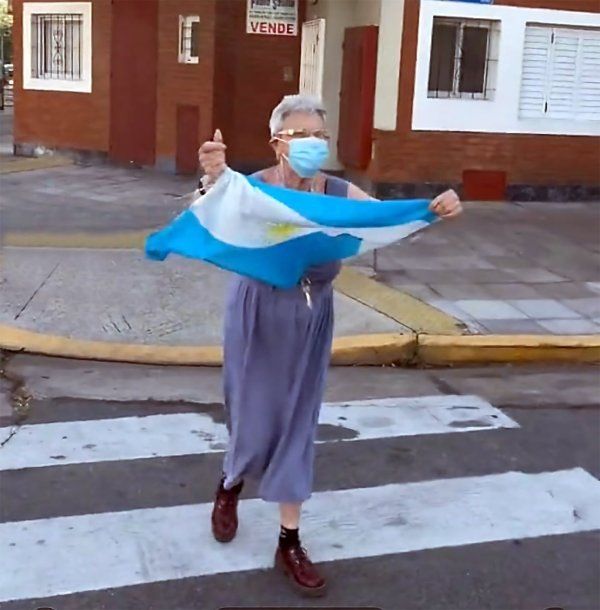 La abuela Cristina se hizo viral por alentar a la Selección durante el Mundial de Qatar.