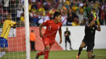 me pego en el muslo, dijo el autor del gol con la mano que elimino a brasil me pego en el muslo, dijo el autor del gol con la mano que elimino a brasil