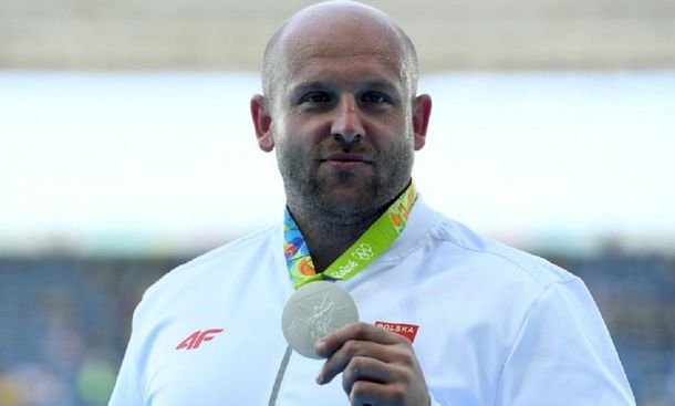 Un atleta polaco subasta su medalla para ayudar a un nene con cáncer