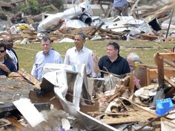 Obama visitó la zona devastada por el tornado en Oklahoma