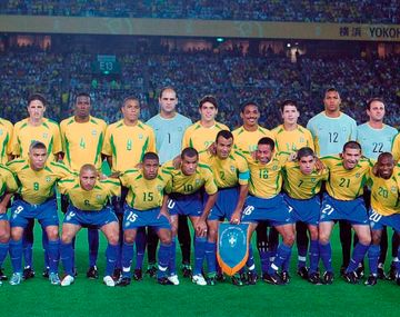 Selección de Brasil campeona en el Mundial 2002 - Crédito: @CBF_Futebol