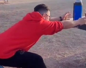 Los bancos de una plaza se viralizaron por un insólito error de diseño