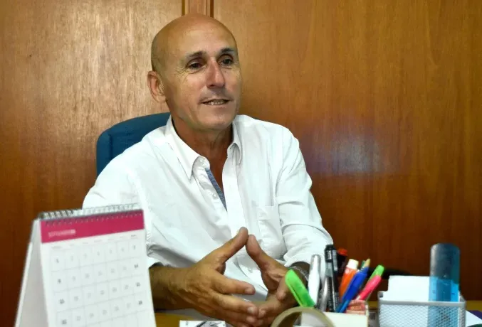 Hackearon la cuenta de un funcionario de Mar del Plata y buscan estafar en dólares por WhatsApp