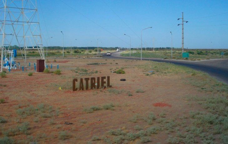 Investigan la misteriosa muerte de una beba de 2 años: la hallaron inconsciente en la calle