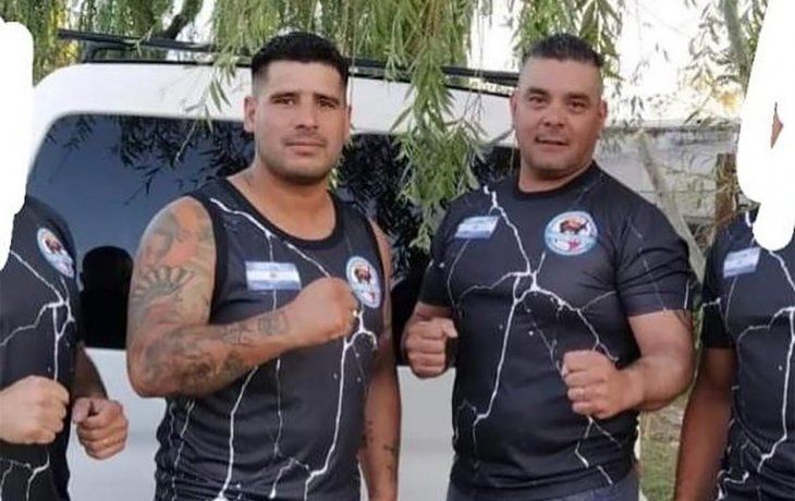 Denuncian a dos luchadores de kickboxing por golpear brutalmente a un hombre