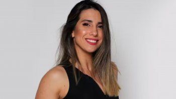 El challenge de Cinthia Fernández con su microbikini total black. El challenge de Cinthia Fernández con su microbikini total black.