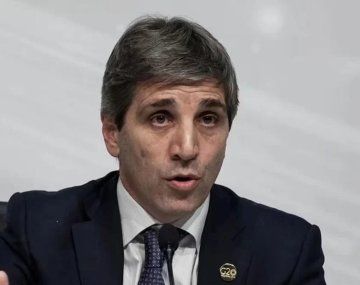 Si se rompe la confianza...: la dura advertencia de Luis Caputo a las empresas automotrices