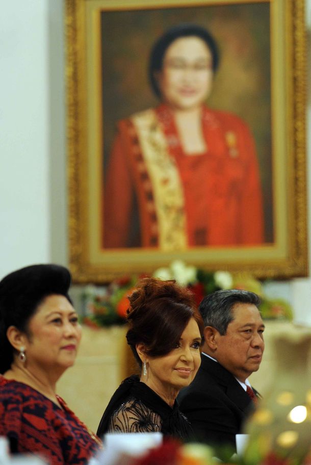 Cristina Kirchner cambió de look para su visita por Asia